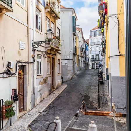 Escadinhas Da Santa Apartment Lisbon Exterior photo