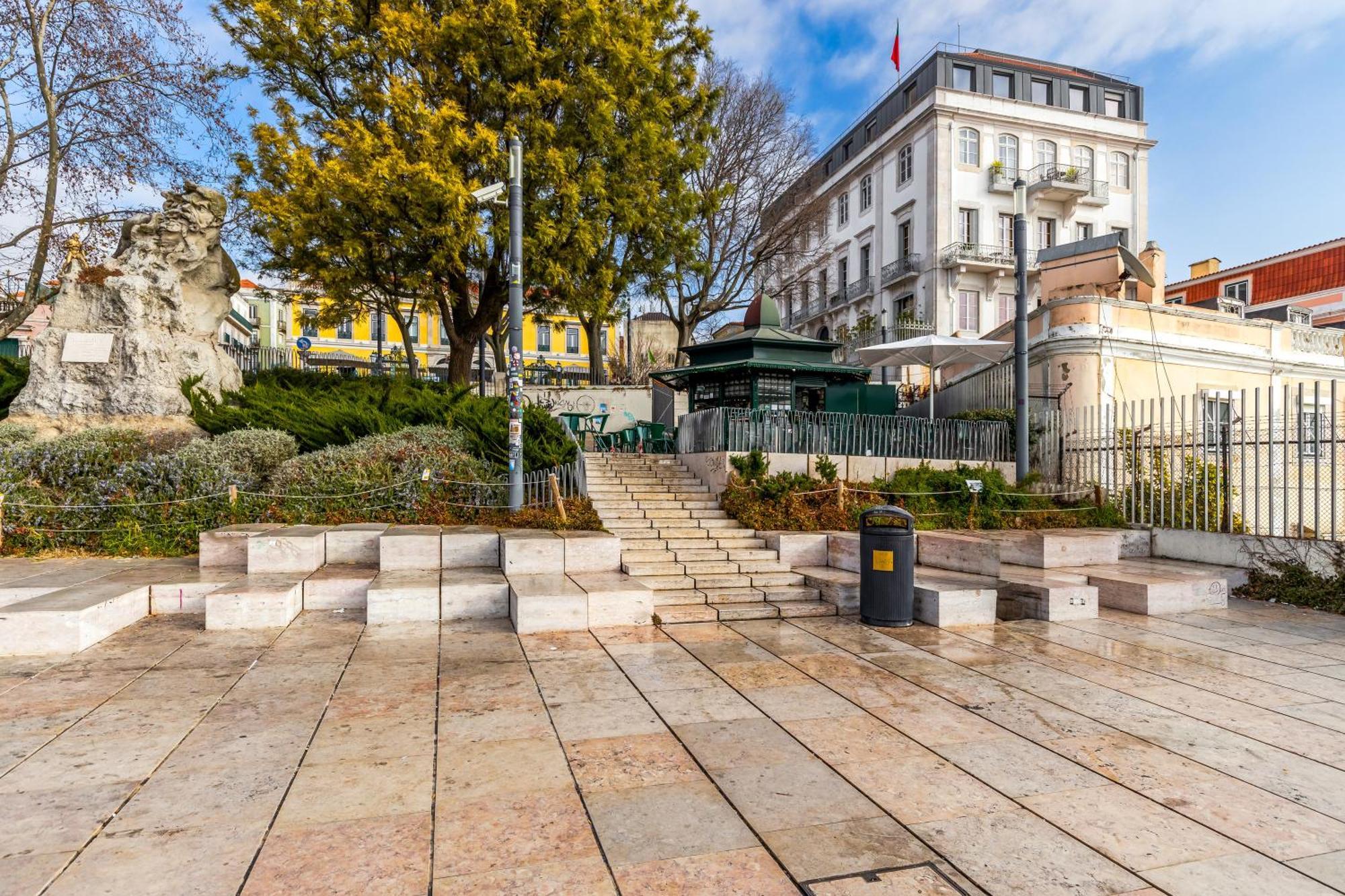 Escadinhas Da Santa Apartment Lisbon Exterior photo